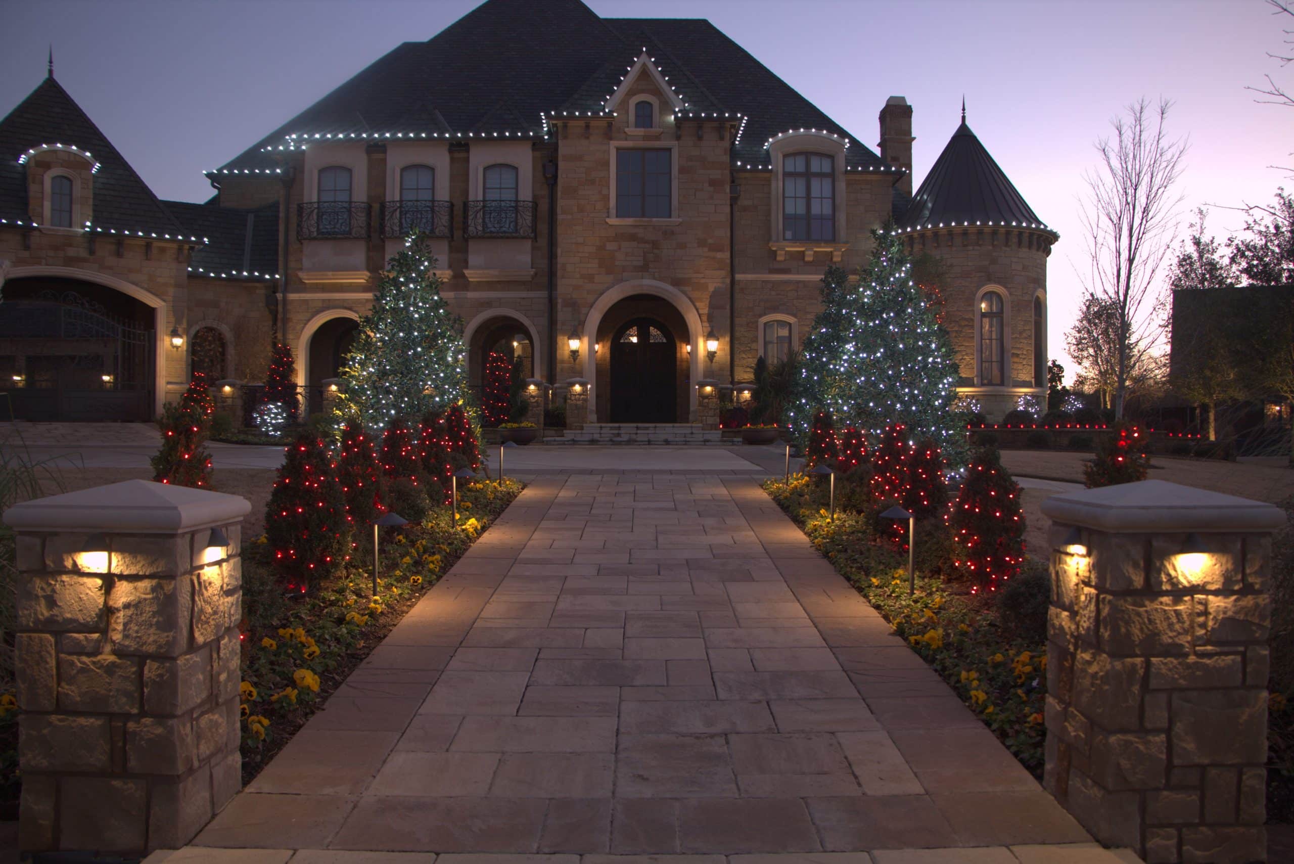 cerebrum Aktiver Reklame Professional Christmas Light Installation in DFW | Andy's Sprinkler,  Drainage & Lighting