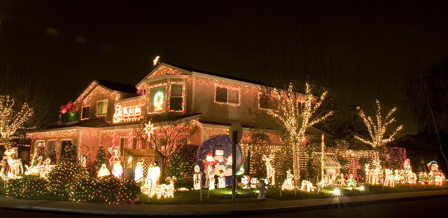 Outdoor Christmas Decorations and Lighting